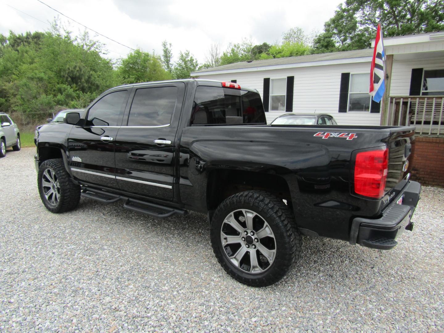 2015 Black Chevrolet Silverado 1500 High Country Crew Cab 4WD (3GCUKTEJ9FG) with an 6.2L V8 OHV 16V engine, Automatic transmission, located at 15016 S Hwy 231, Midland City, AL, 36350, (334) 983-3001, 31.306210, -85.495277 - Photo#5